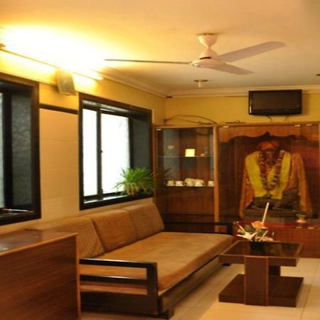 Hira Palace Hotel Mumbai Exterior photo